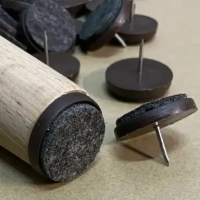 Войлочные подпятники искусственные Ø20 мм на гвозде